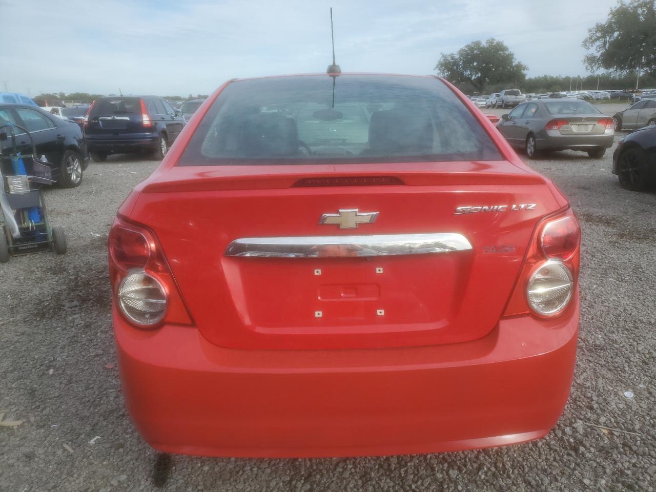 Photo 5 VIN: 1G1JE5SB5F4205437 - CHEVROLET SONIC 