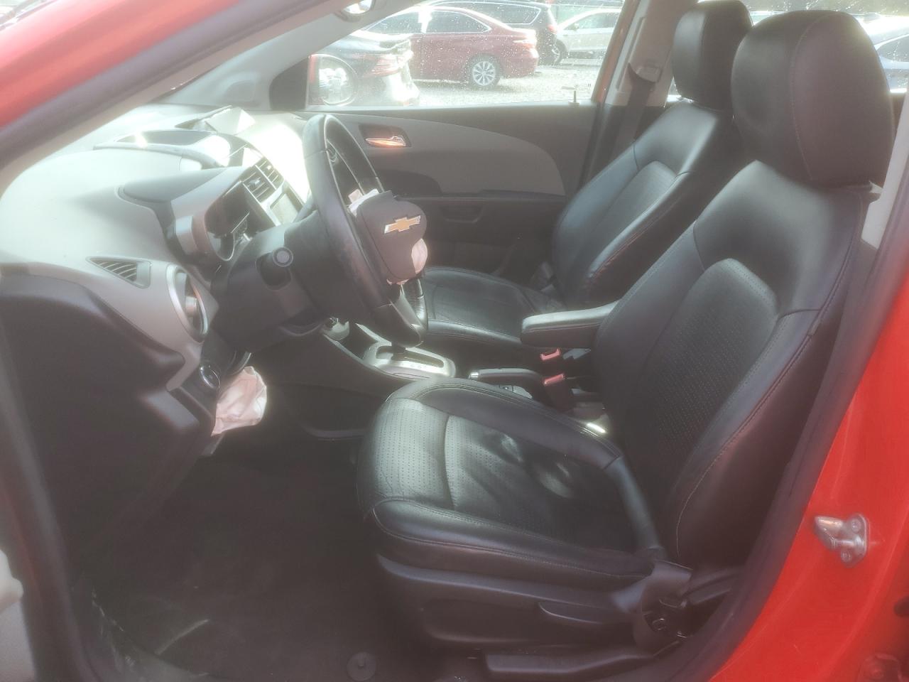 Photo 6 VIN: 1G1JE5SB5F4205437 - CHEVROLET SONIC 