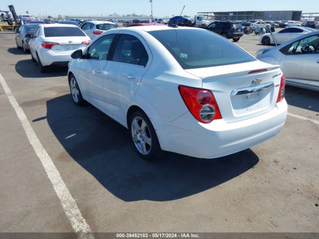 Photo 2 VIN: 1G1JE5SB5F4210637 - CHEVROLET SONIC 