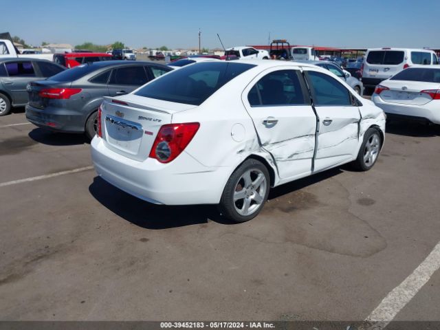 Photo 3 VIN: 1G1JE5SB5F4210637 - CHEVROLET SONIC 