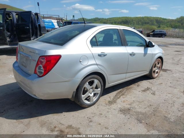 Photo 3 VIN: 1G1JE5SB6C4203708 - CHEVROLET SONIC 