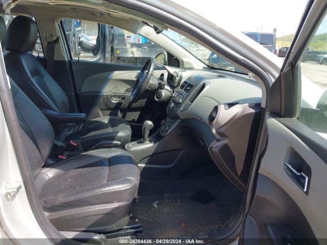 Photo 4 VIN: 1G1JE5SB6C4203708 - CHEVROLET SONIC 