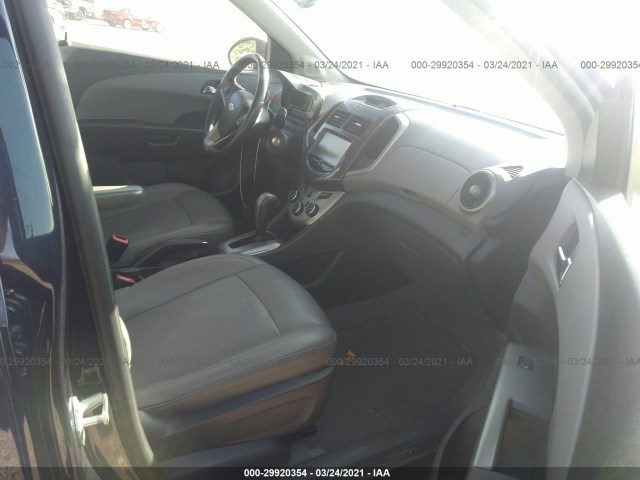 Photo 4 VIN: 1G1JE5SB6F4100051 - CHEVROLET SONIC 