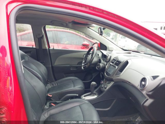 Photo 4 VIN: 1G1JE5SB6F4211845 - CHEVROLET SONIC 