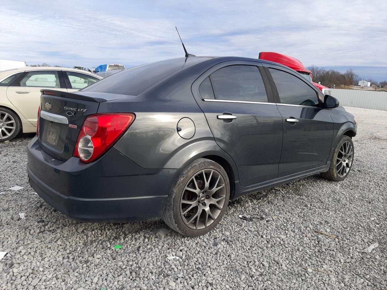 Photo 2 VIN: 1G1JE5SB7E4184248 - CHEVROLET SONIC 