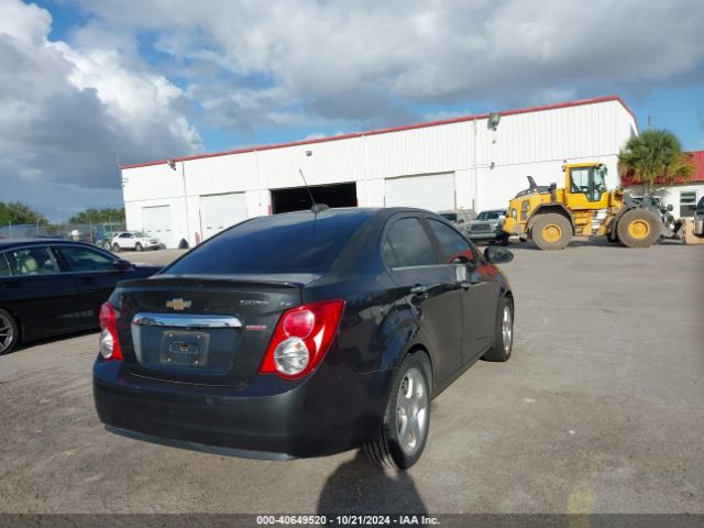 Photo 3 VIN: 1G1JE5SB7F4167774 - CHEVROLET SONIC 