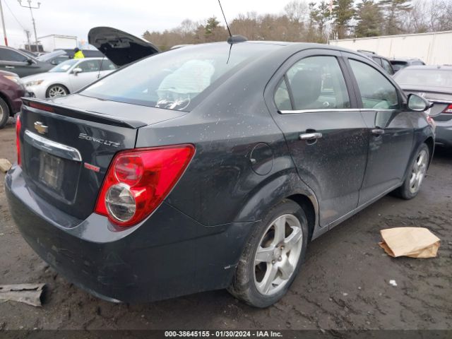 Photo 3 VIN: 1G1JE5SB8F4211894 - CHEVROLET SONIC 