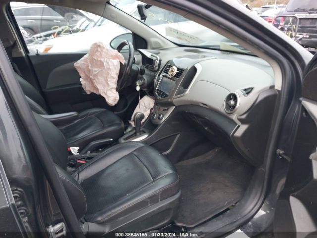 Photo 4 VIN: 1G1JE5SB8F4211894 - CHEVROLET SONIC 