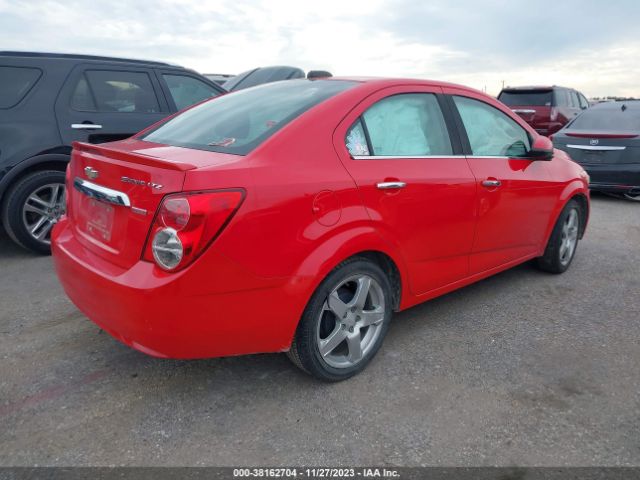 Photo 3 VIN: 1G1JE5SB9F4111108 - CHEVROLET SONIC 