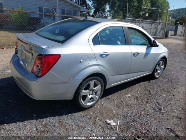 Photo 3 VIN: 1G1JE5SBXF4205028 - CHEVROLET SONIC 