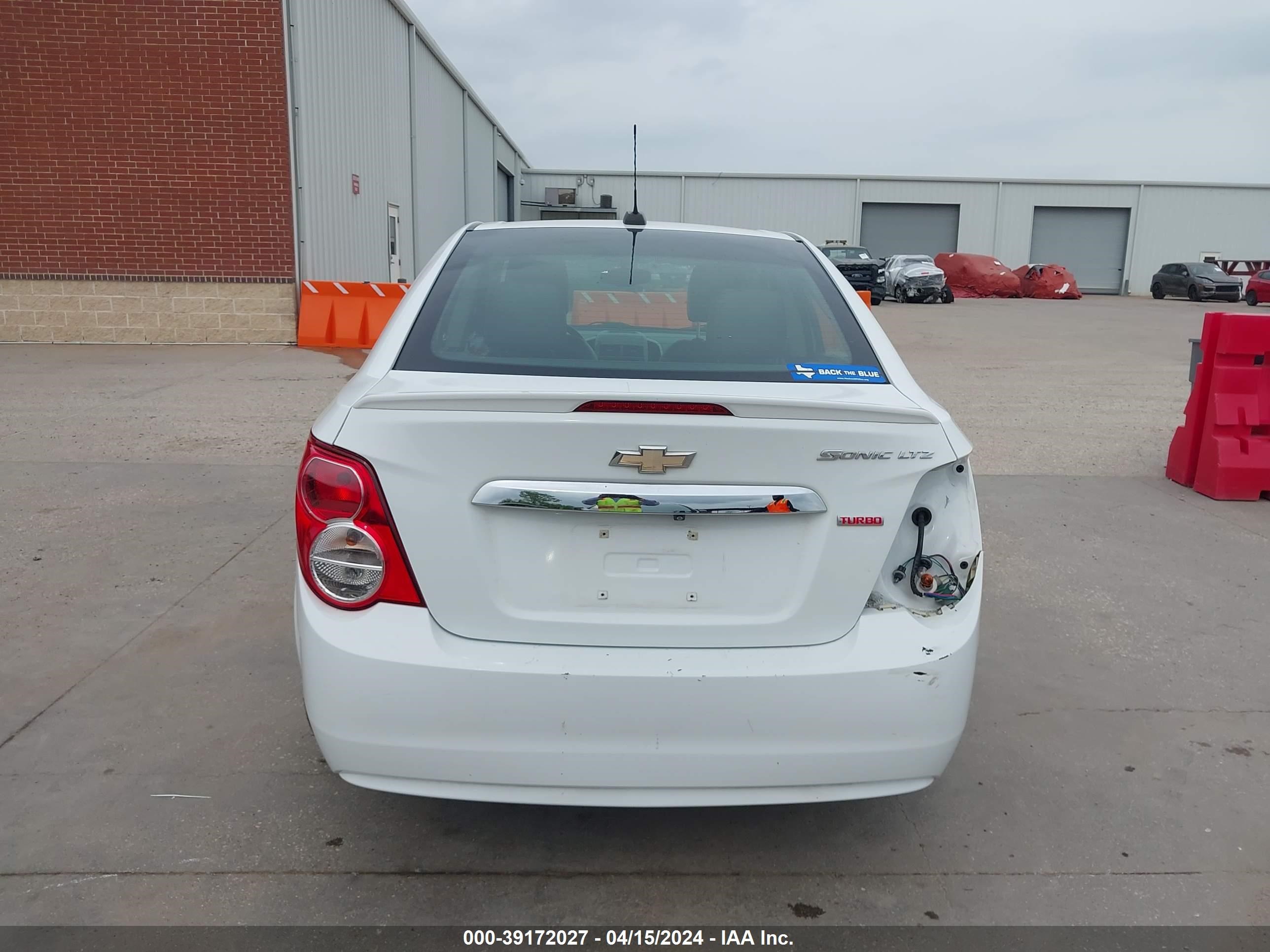 Photo 15 VIN: 1G1JE5SBXG4137184 - CHEVROLET SONIC 