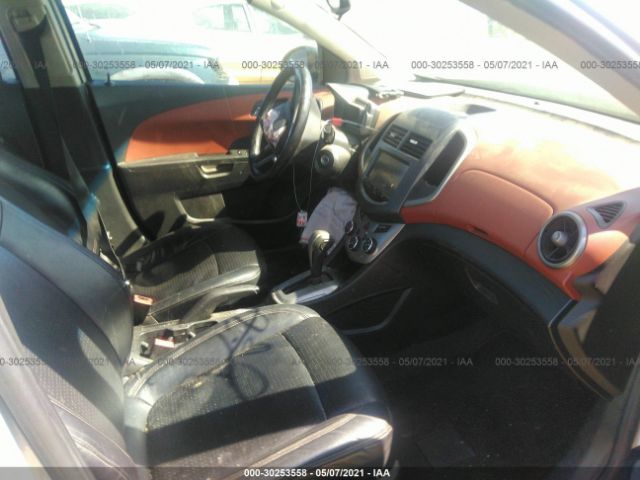 Photo 4 VIN: 1G1JE5SG5D4162064 - CHEVROLET SONIC 