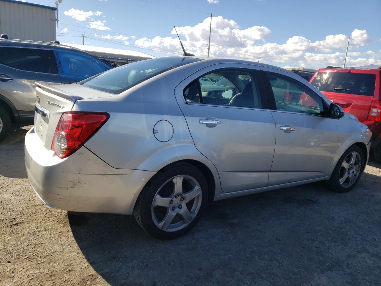 Photo 2 VIN: 1G1JE5SGXD4107822 - CHEVROLET SONIC 