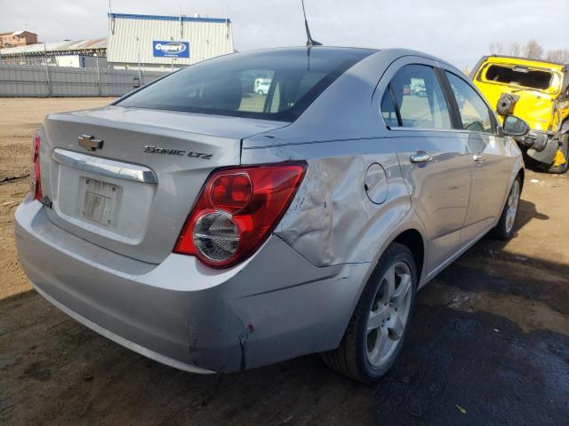 Photo 3 VIN: 1G1JE5SH0C4122773 - CHEVROLET SONIC 