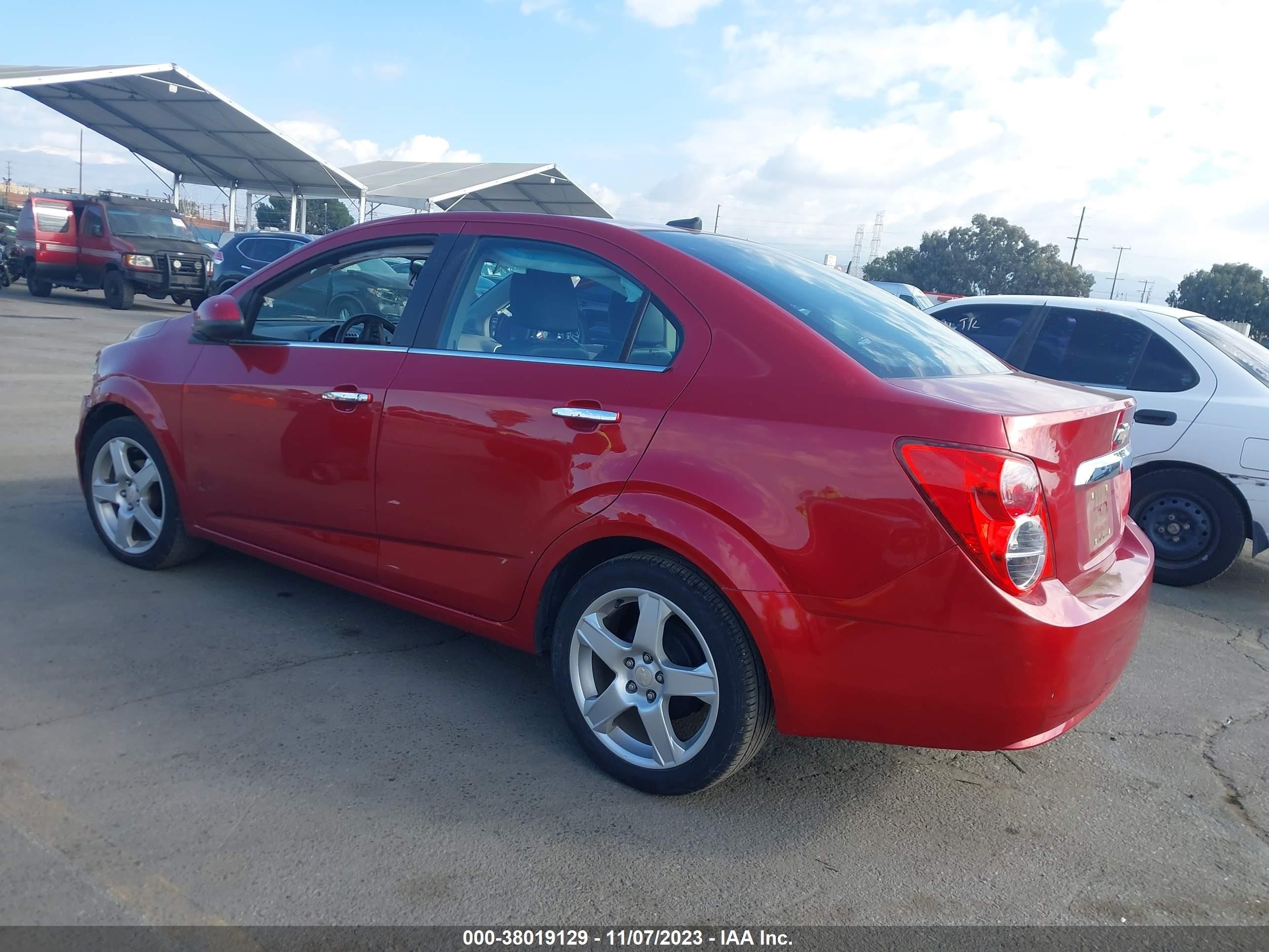 Photo 2 VIN: 1G1JE5SH5C4212288 - CHEVROLET SONIC 