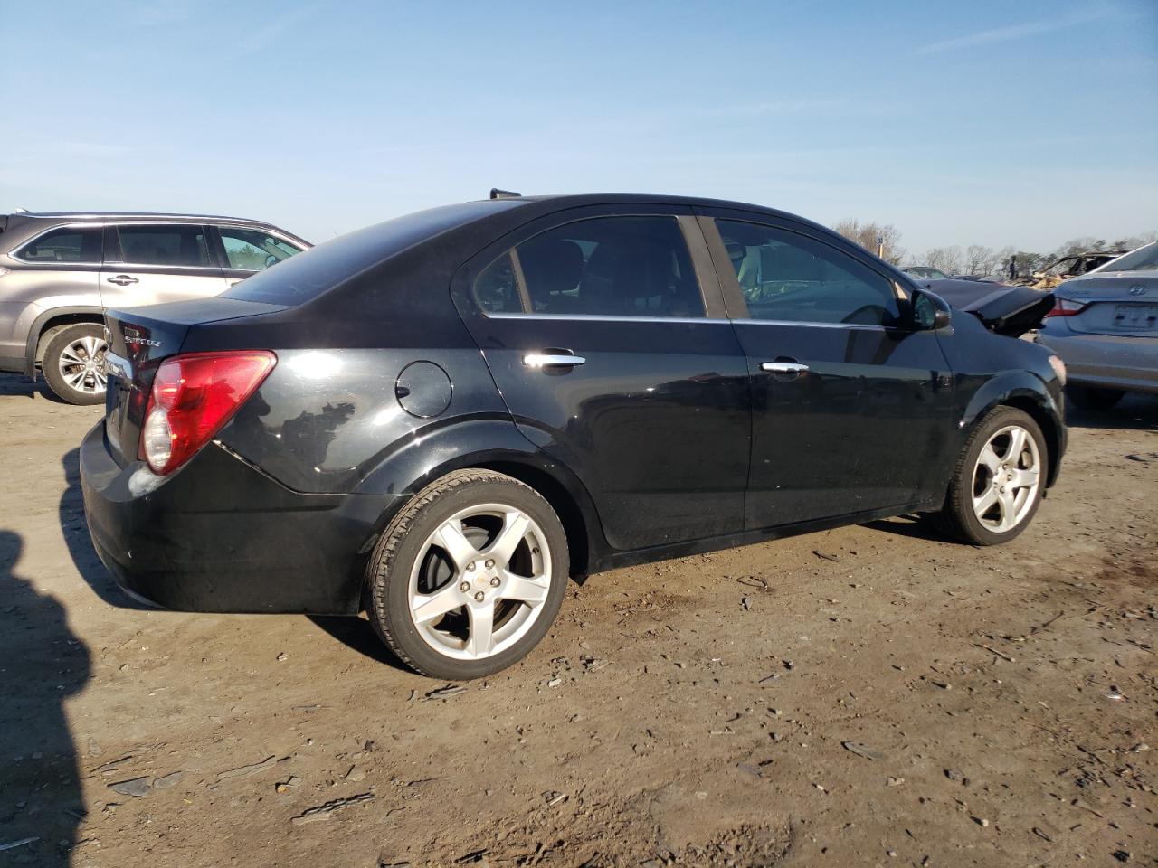 Photo 2 VIN: 1G1JE5SH8C4131043 - CHEVROLET SONIC 