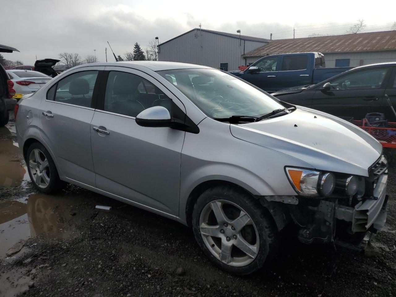 Photo 3 VIN: 1G1JE5SH8D4127656 - CHEVROLET SONIC 