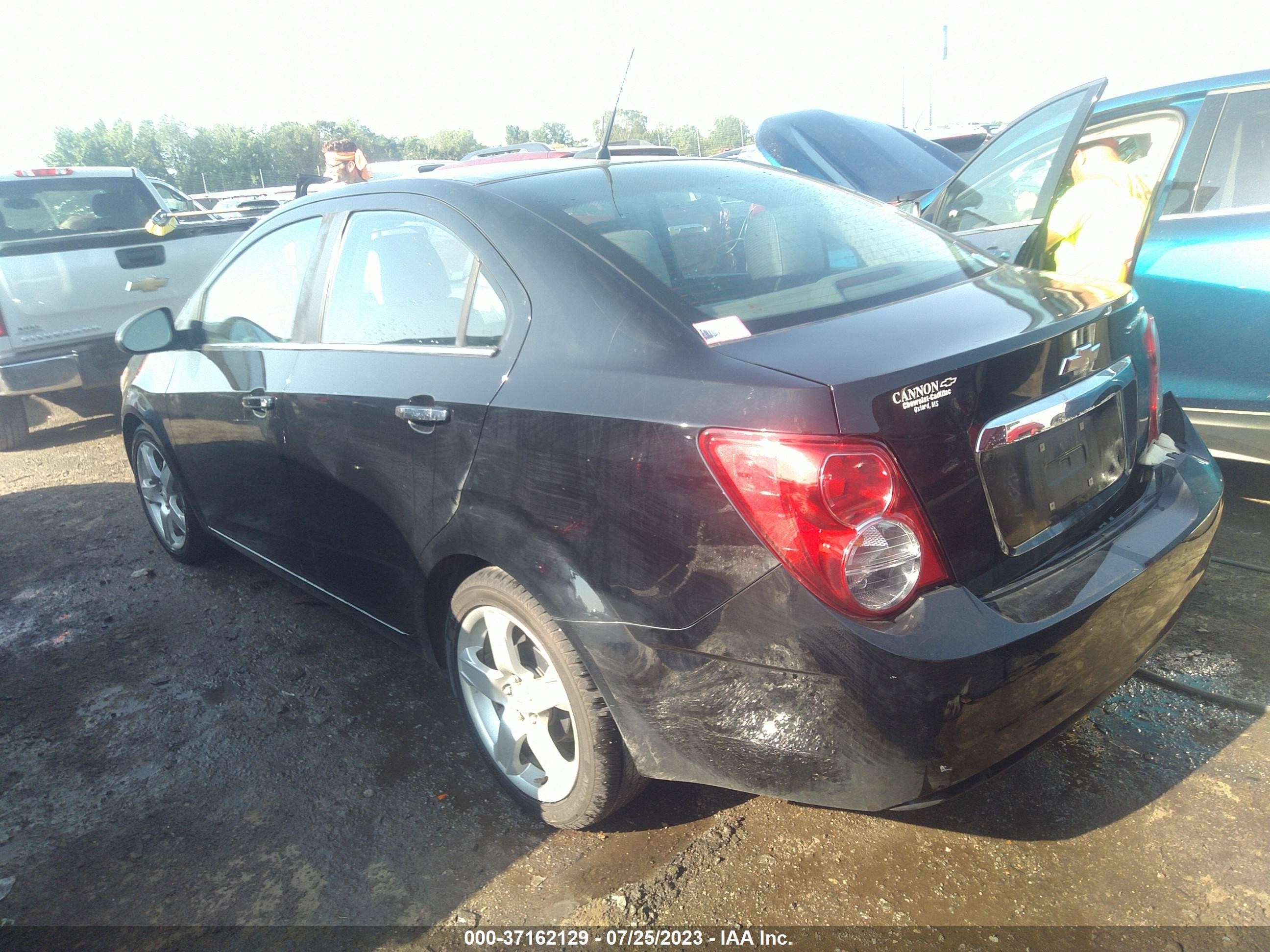 Photo 2 VIN: 1G1JE5SHXC4117872 - CHEVROLET SONIC 