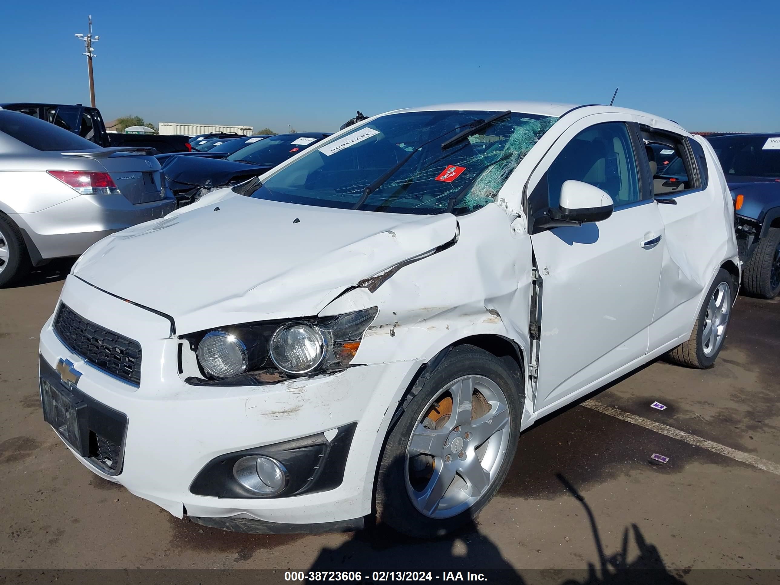 Photo 5 VIN: 1G1JE6583G4144547 - CHEVROLET SONIC 