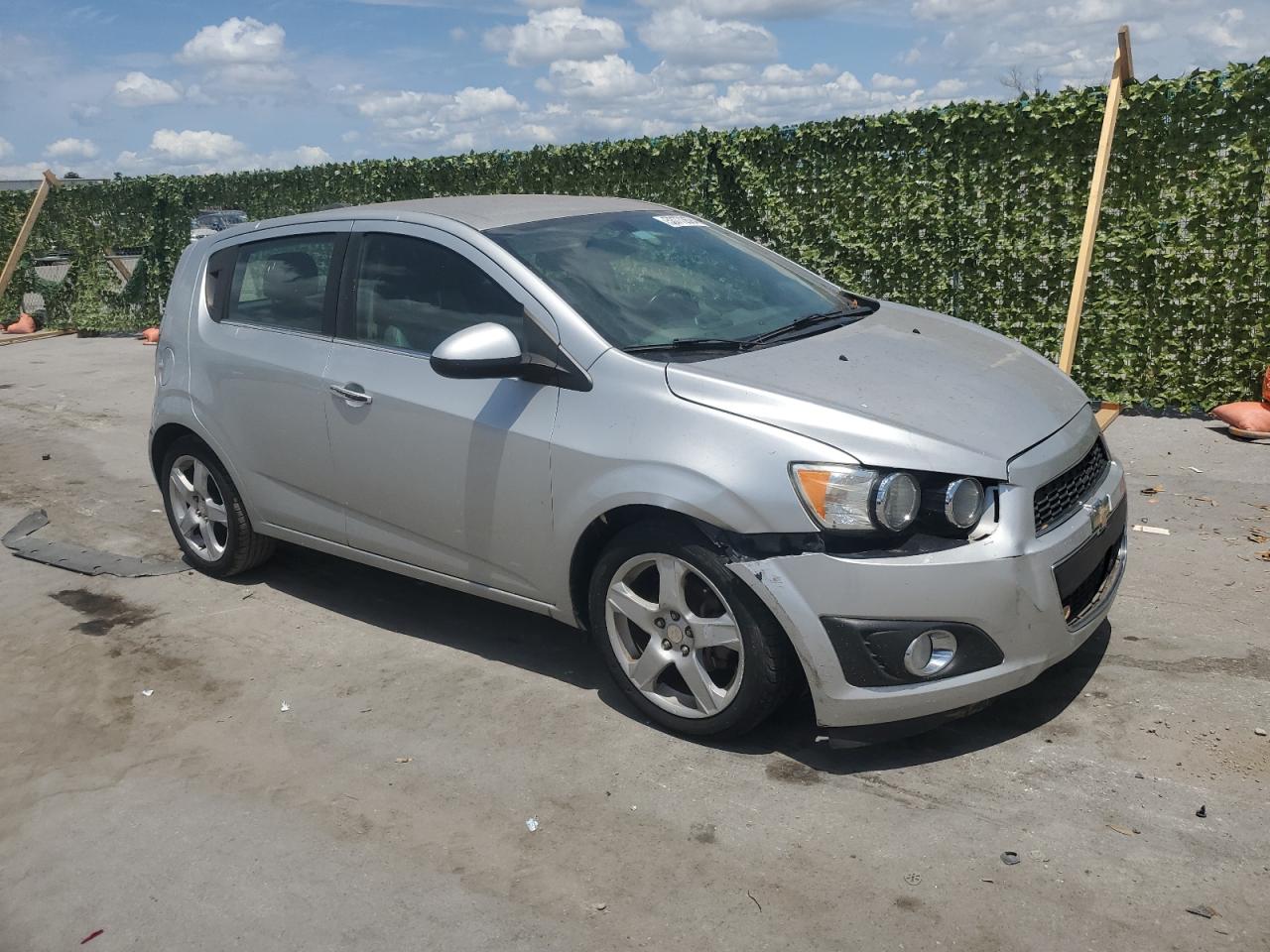 Photo 3 VIN: 1G1JE6SB0F4195356 - CHEVROLET SONIC 