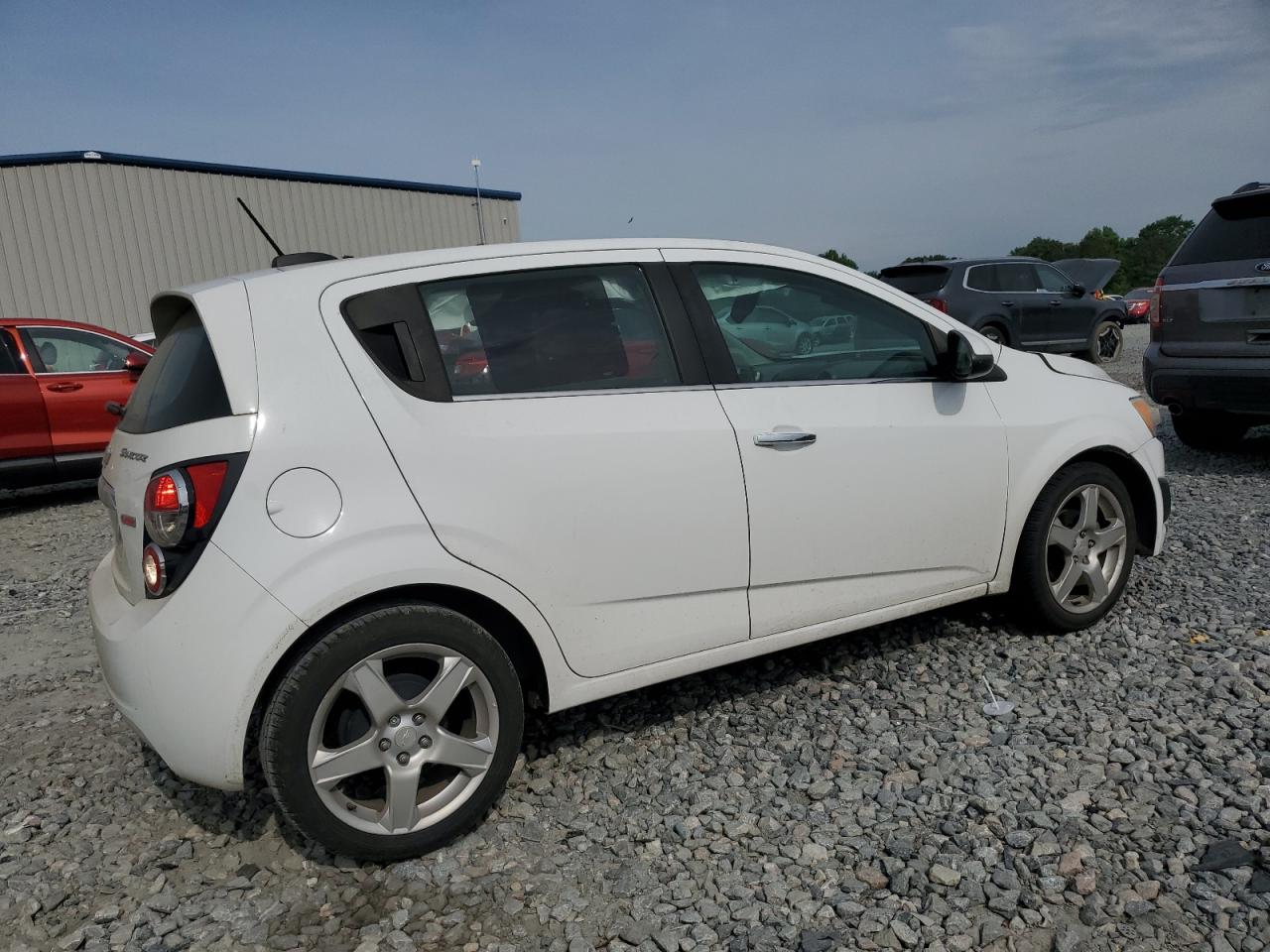 Photo 2 VIN: 1G1JE6SB1G4144630 - CHEVROLET SONIC 