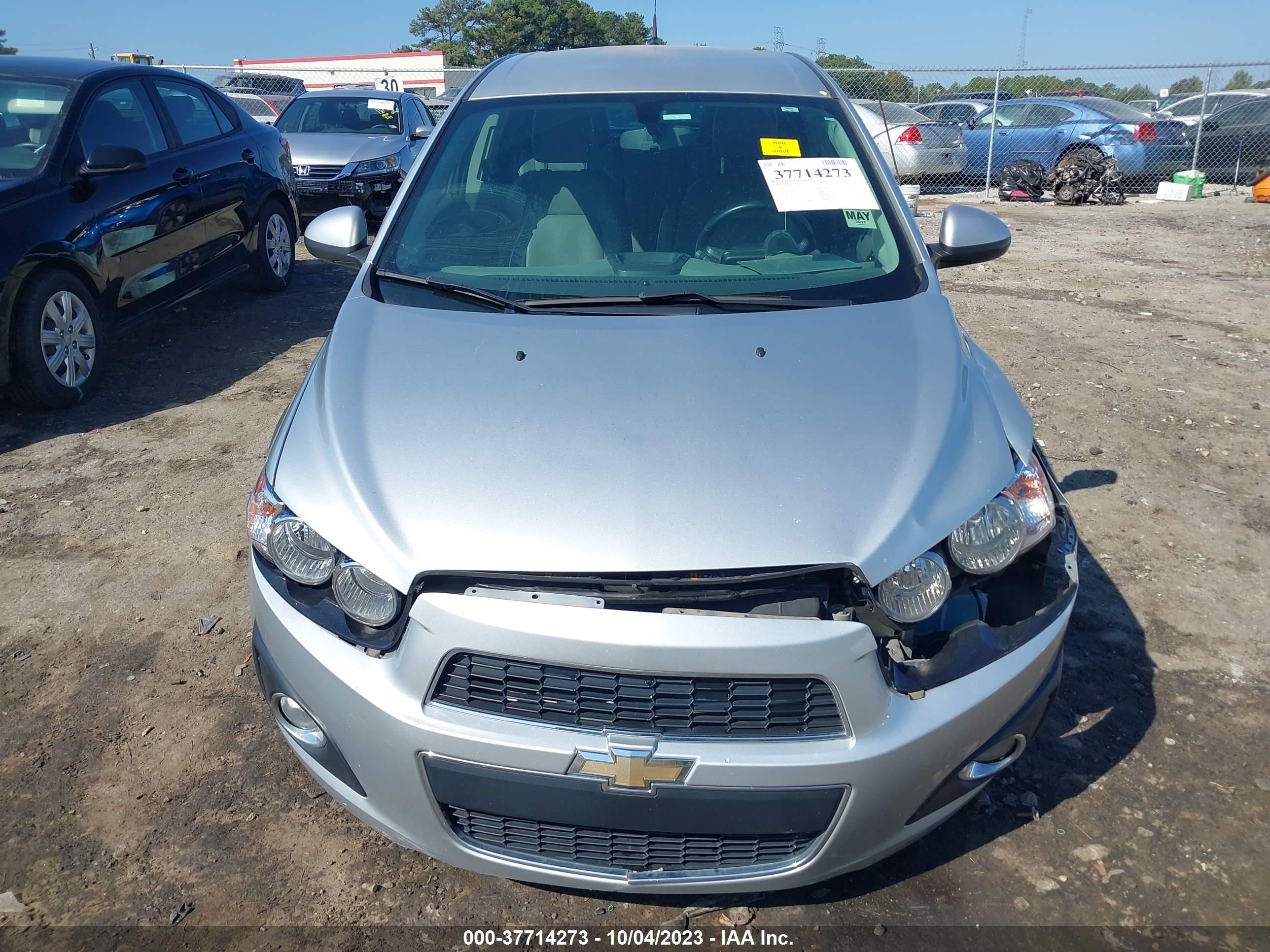 Photo 11 VIN: 1G1JE6SB2E4228971 - CHEVROLET SONIC 