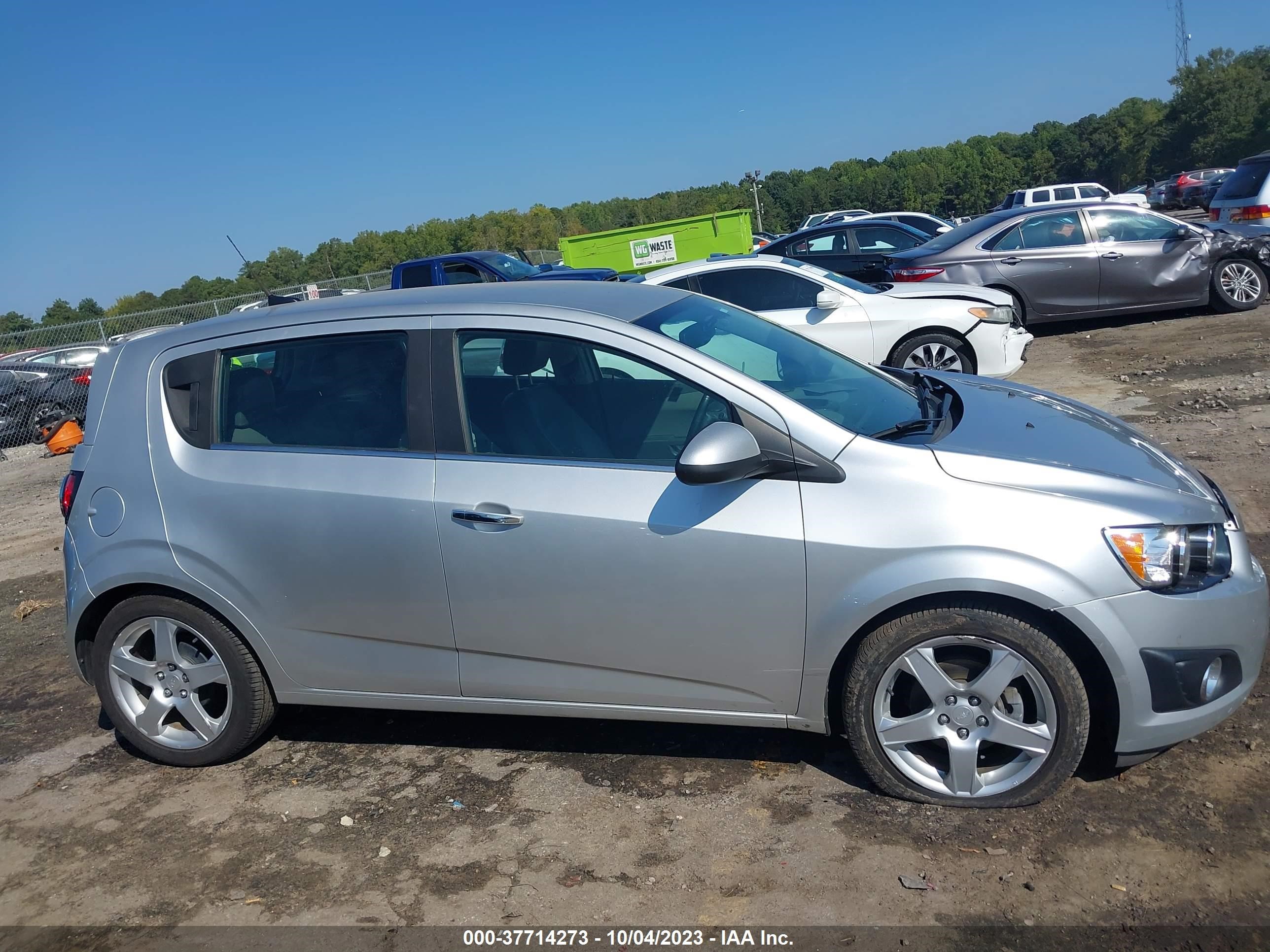 Photo 12 VIN: 1G1JE6SB2E4228971 - CHEVROLET SONIC 