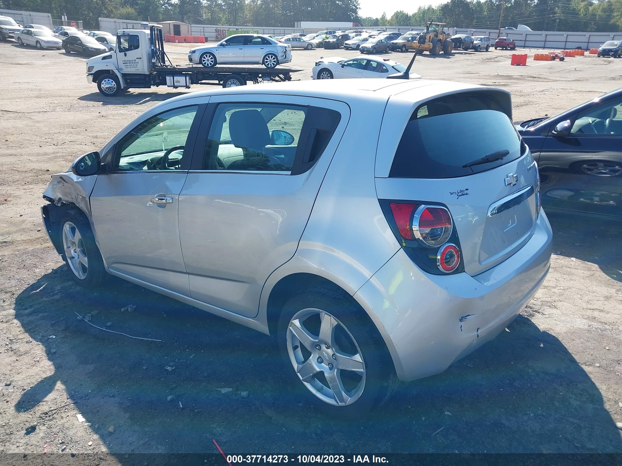 Photo 2 VIN: 1G1JE6SB2E4228971 - CHEVROLET SONIC 