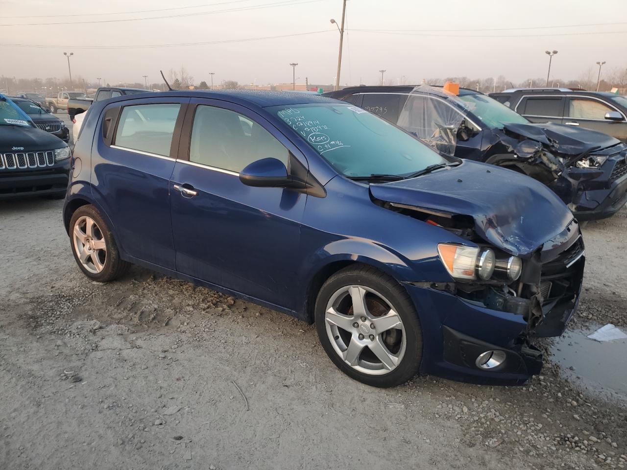 Photo 3 VIN: 1G1JE6SB3E4182972 - CHEVROLET SONIC 