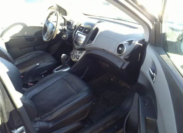 Photo 4 VIN: 1G1JE6SB3F4188823 - CHEVROLET SONIC 