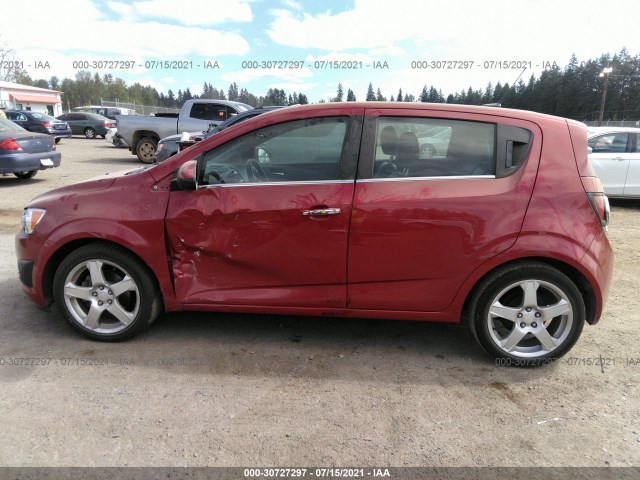 Photo 5 VIN: 1G1JE6SB4E4208060 - CHEVROLET SONIC 