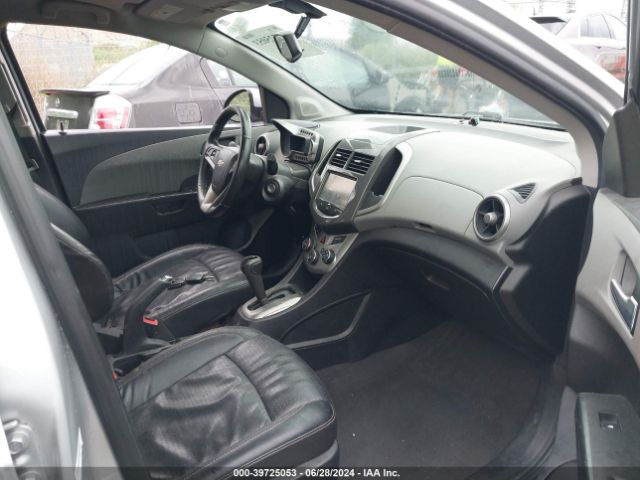 Photo 4 VIN: 1G1JE6SB4F4121034 - CHEVROLET SONIC 