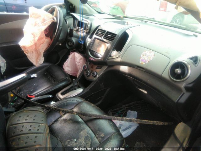 Photo 4 VIN: 1G1JE6SB5F4203547 - CHEVROLET SONIC 