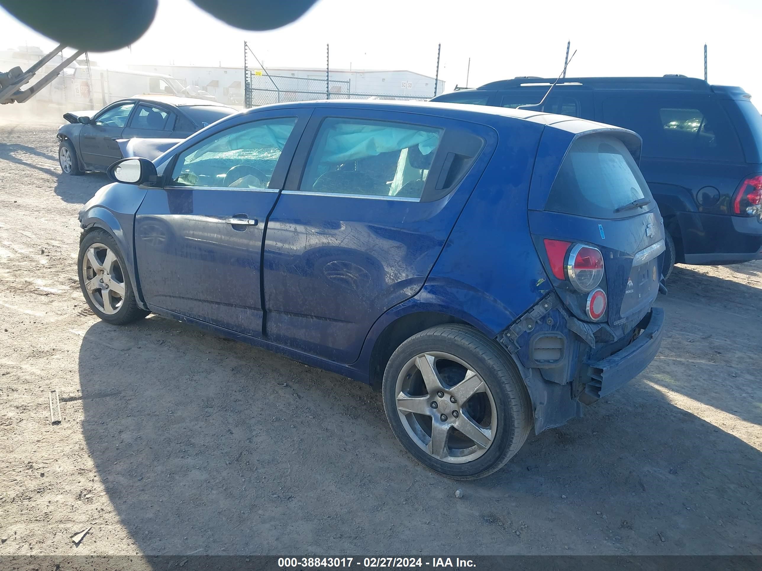 Photo 2 VIN: 1G1JE6SB6E4130915 - CHEVROLET SONIC 