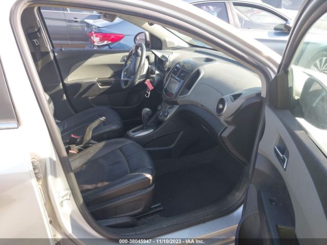 Photo 4 VIN: 1G1JE6SB6E4221425 - CHEVROLET SONIC 