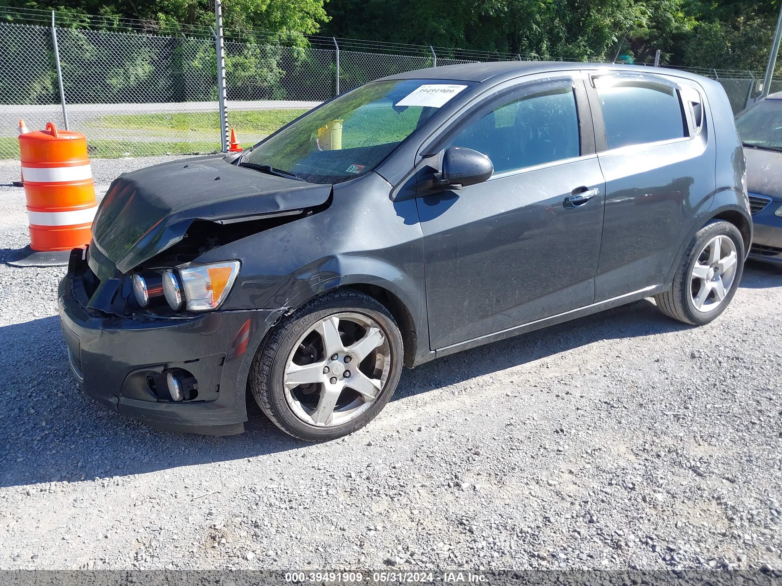 Photo 1 VIN: 1G1JE6SB8E4191019 - CHEVROLET SONIC 