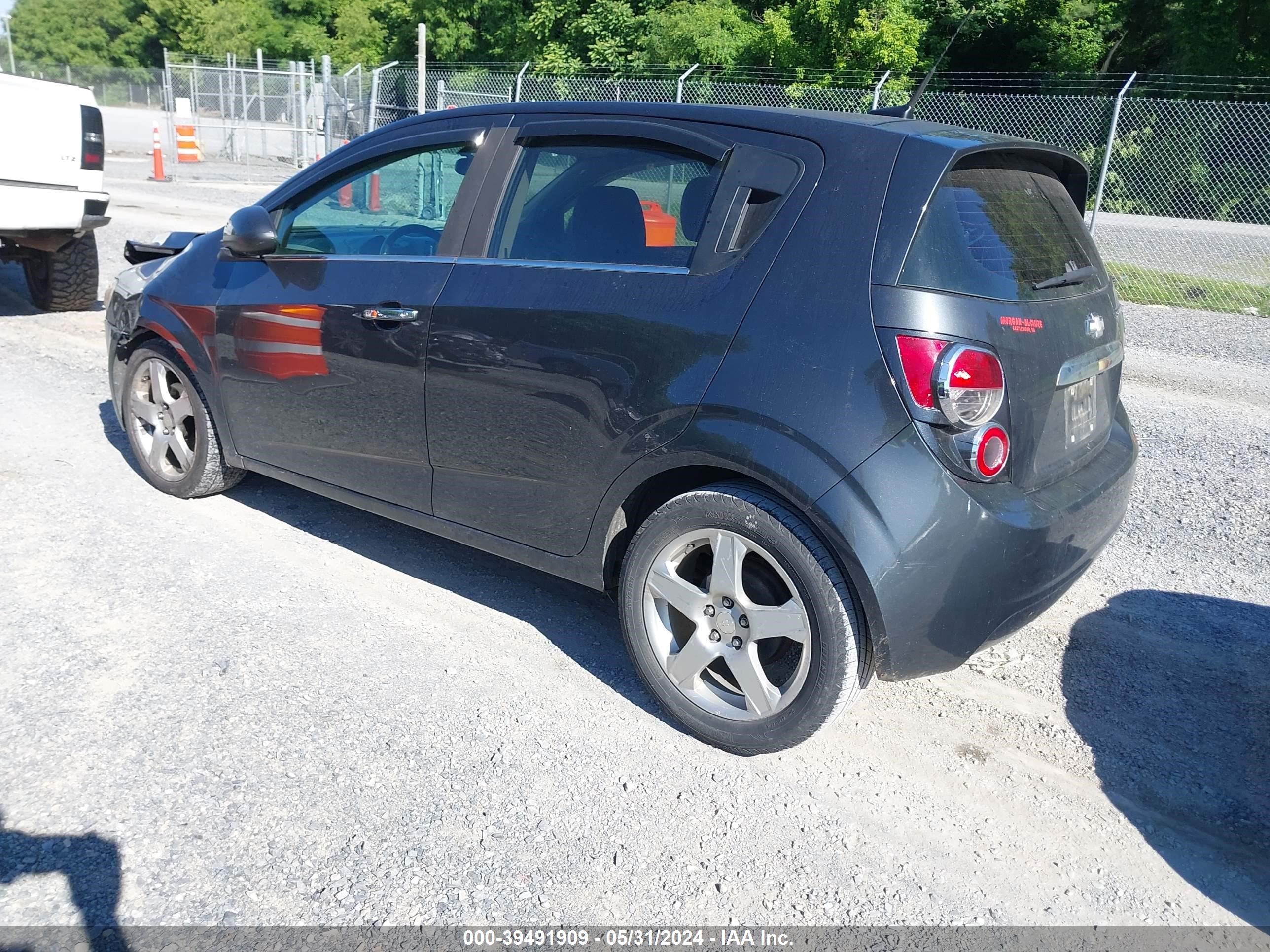 Photo 2 VIN: 1G1JE6SB8E4191019 - CHEVROLET SONIC 