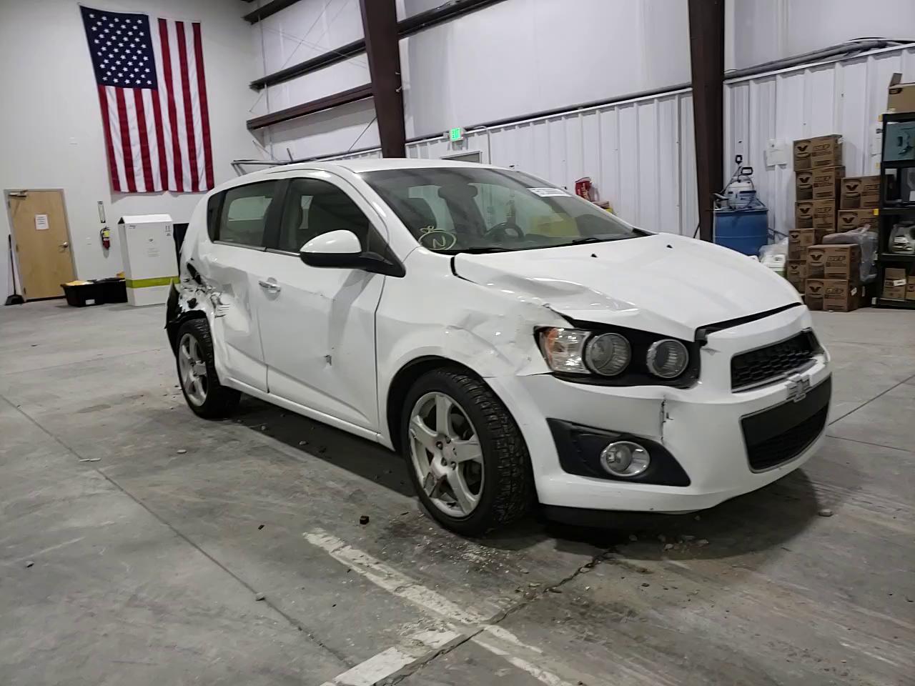 Photo 10 VIN: 1G1JE6SB8F4118590 - CHEVROLET SONIC LTZ 