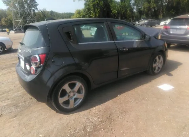 Photo 3 VIN: 1G1JE6SB8F4125300 - CHEVROLET SONIC 