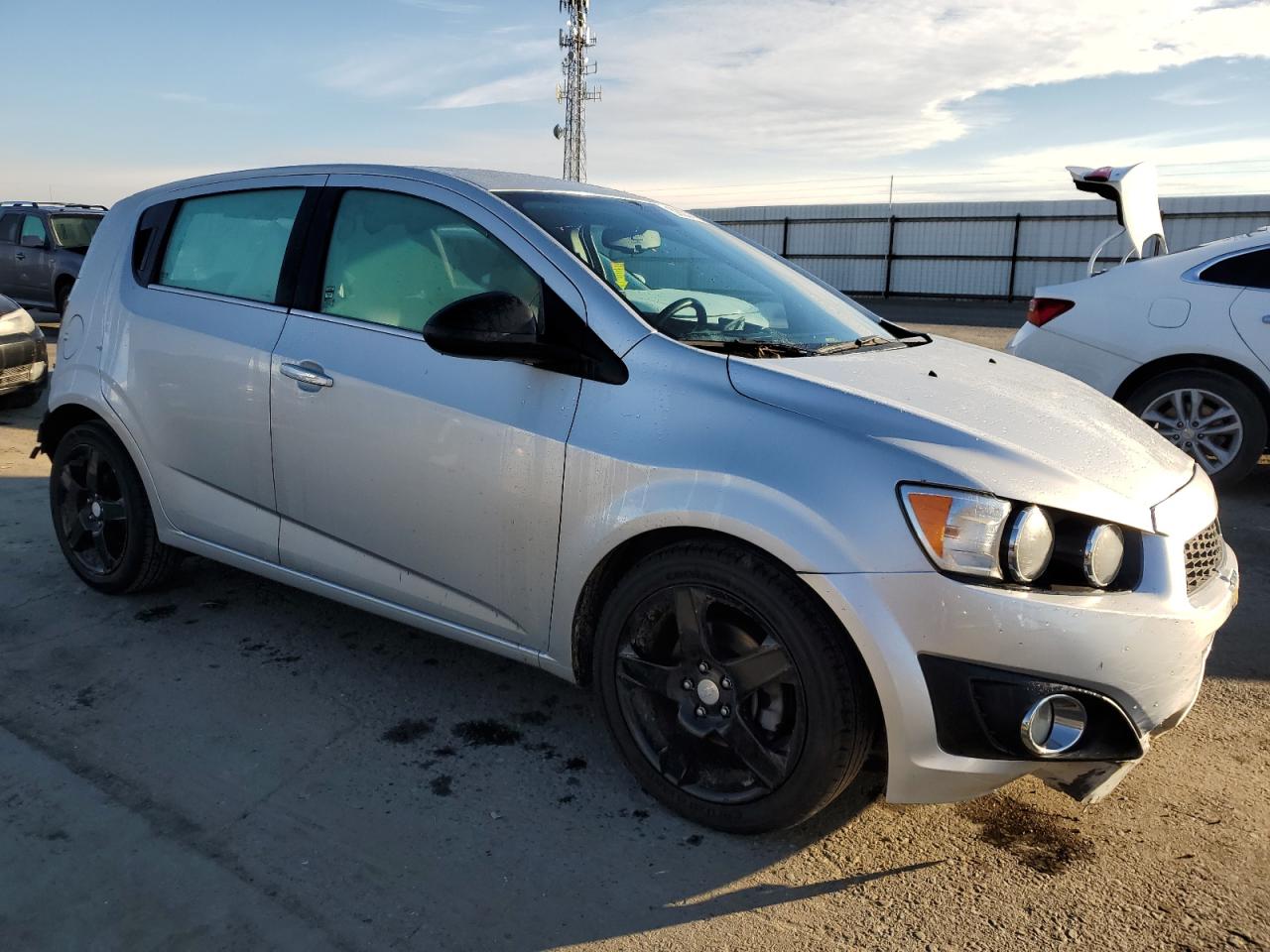 Photo 3 VIN: 1G1JE6SG4D4193215 - CHEVROLET SONIC 