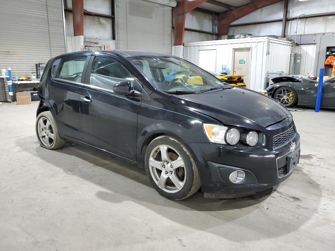 Photo 3 VIN: 1G1JE6SH5C4132835 - CHEVROLET SONIC 