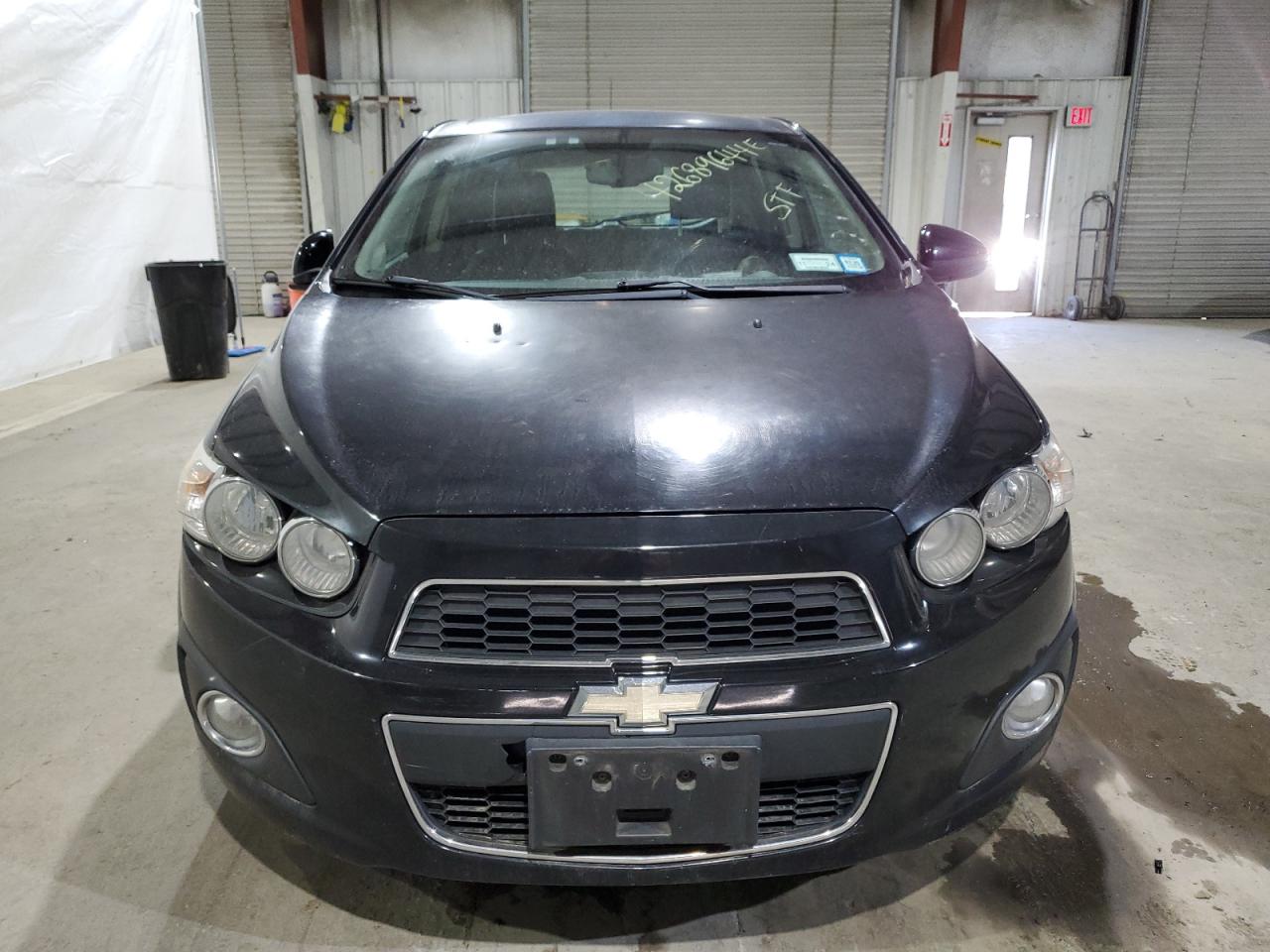 Photo 4 VIN: 1G1JE6SH5C4132835 - CHEVROLET SONIC 