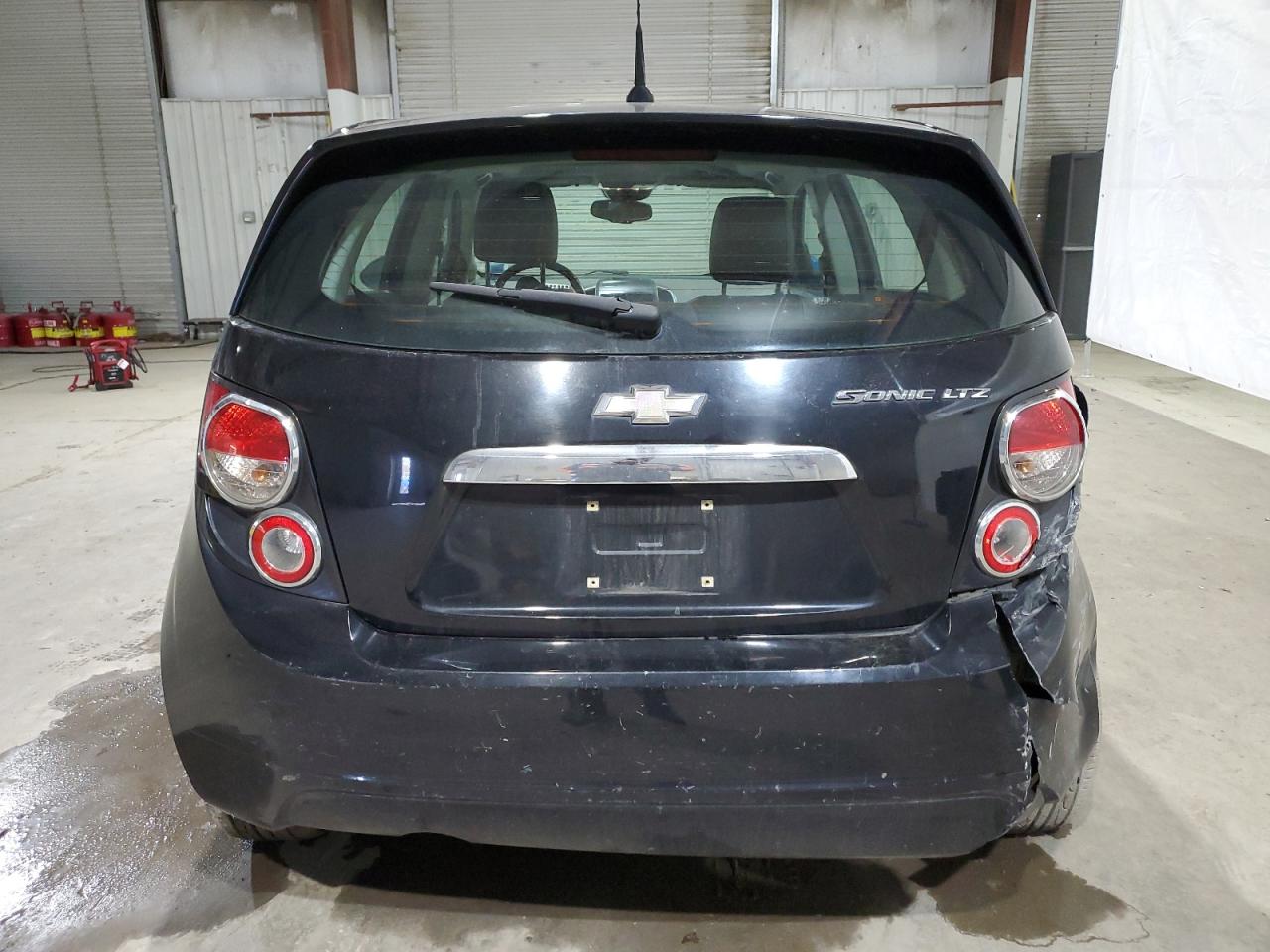 Photo 5 VIN: 1G1JE6SH5C4132835 - CHEVROLET SONIC 