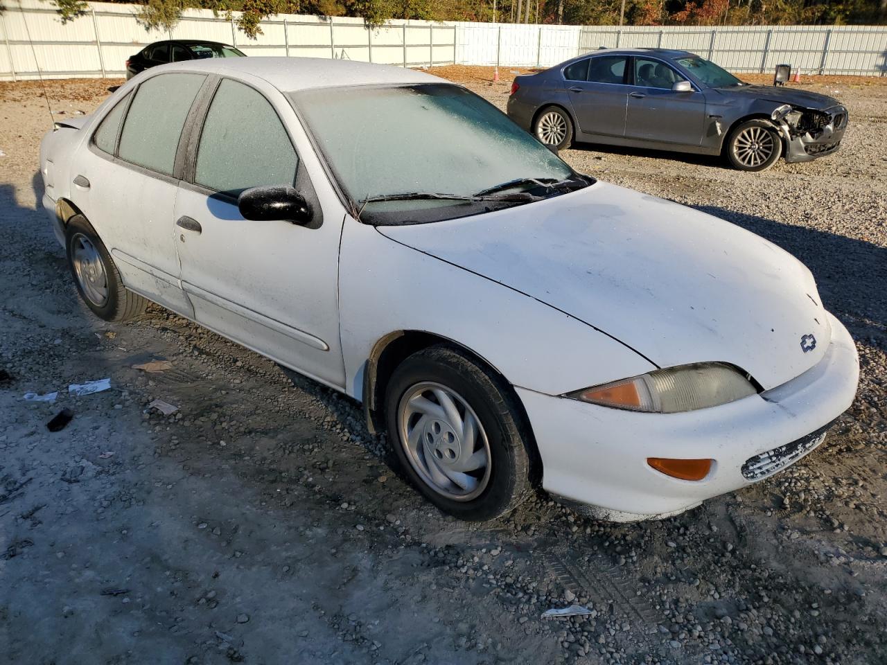 Photo 3 VIN: 1G1JF5243V7119295 - CHEVROLET CAVALIER 