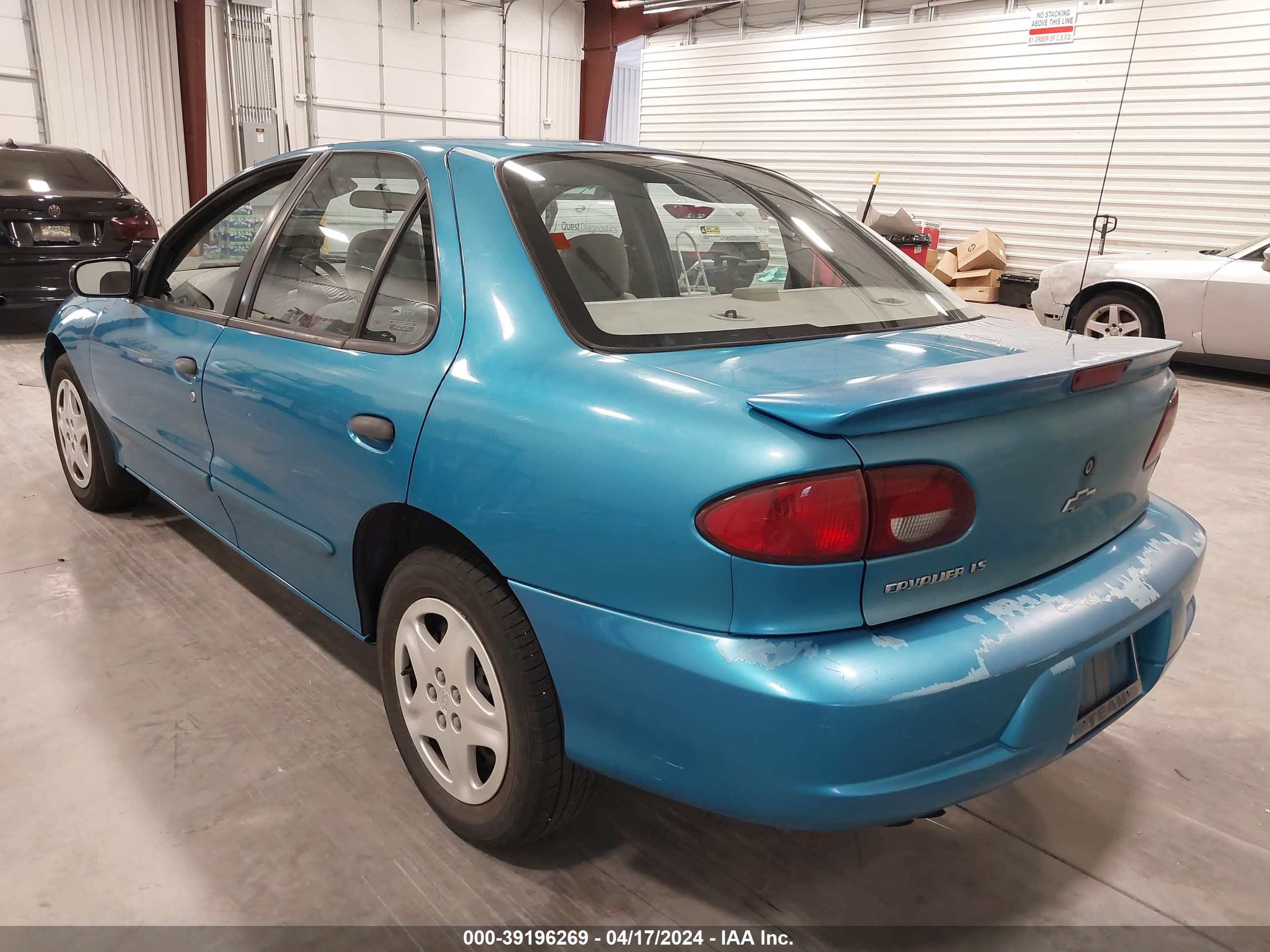 Photo 2 VIN: 1G1JF5244Y7175167 - CHEVROLET CAVALIER 