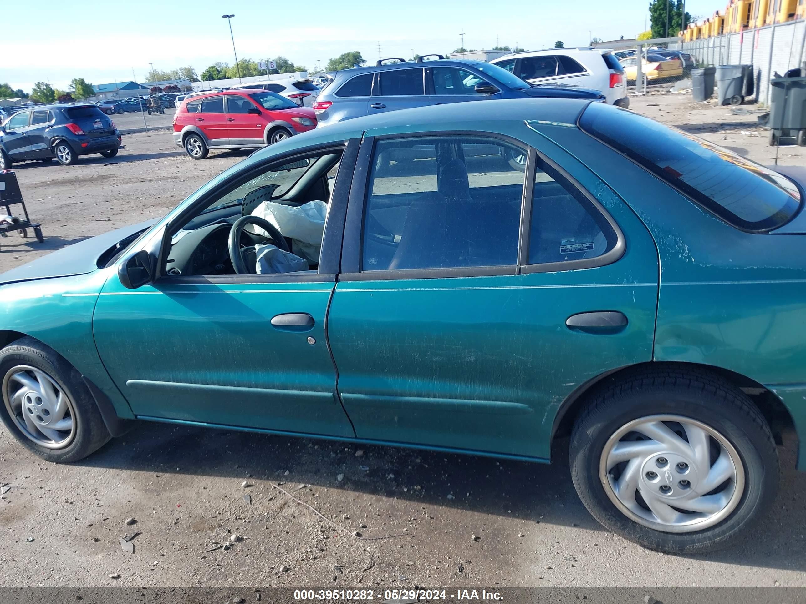 Photo 13 VIN: 1G1JF524XV7287256 - CHEVROLET CAVALIER 