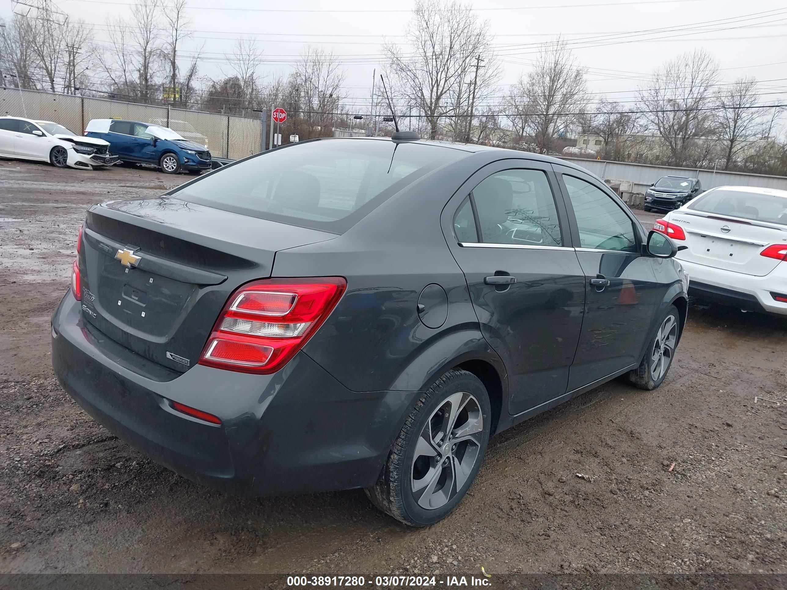 Photo 3 VIN: 1G1JF5SB4K4122962 - CHEVROLET SONIC 