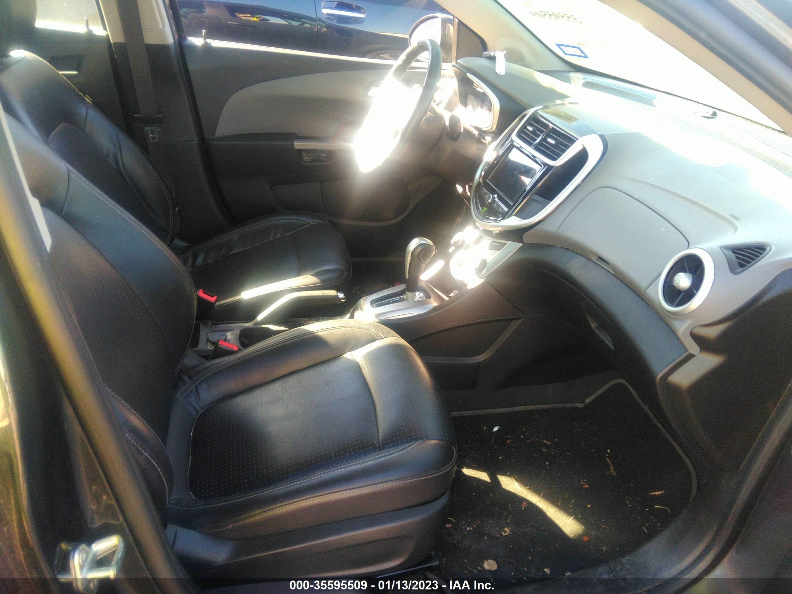 Photo 4 VIN: 1G1JF5SB4K4123156 - CHEVROLET SONIC 