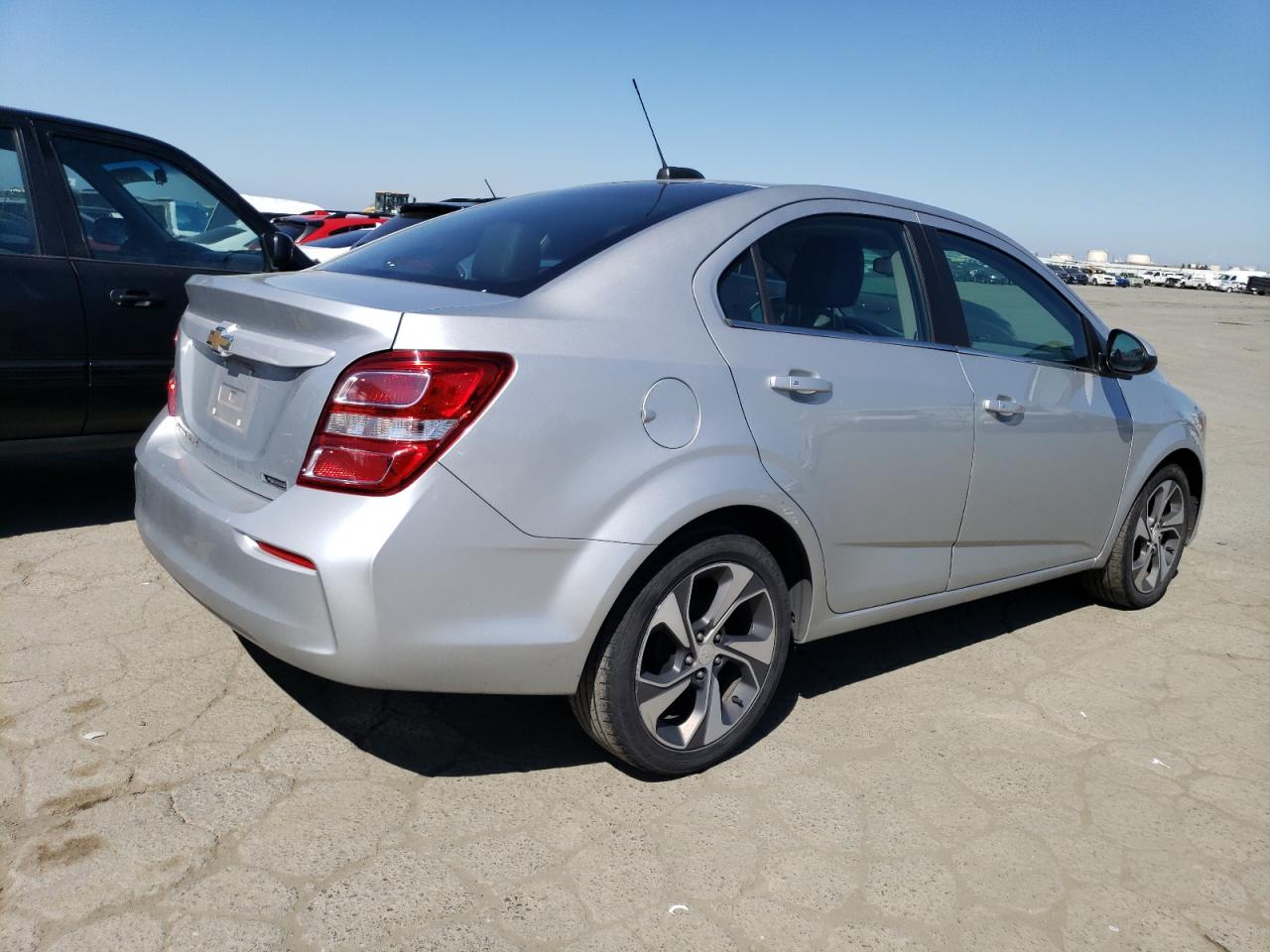 Photo 2 VIN: 1G1JF5SB9J4104973 - CHEVROLET SONIC 