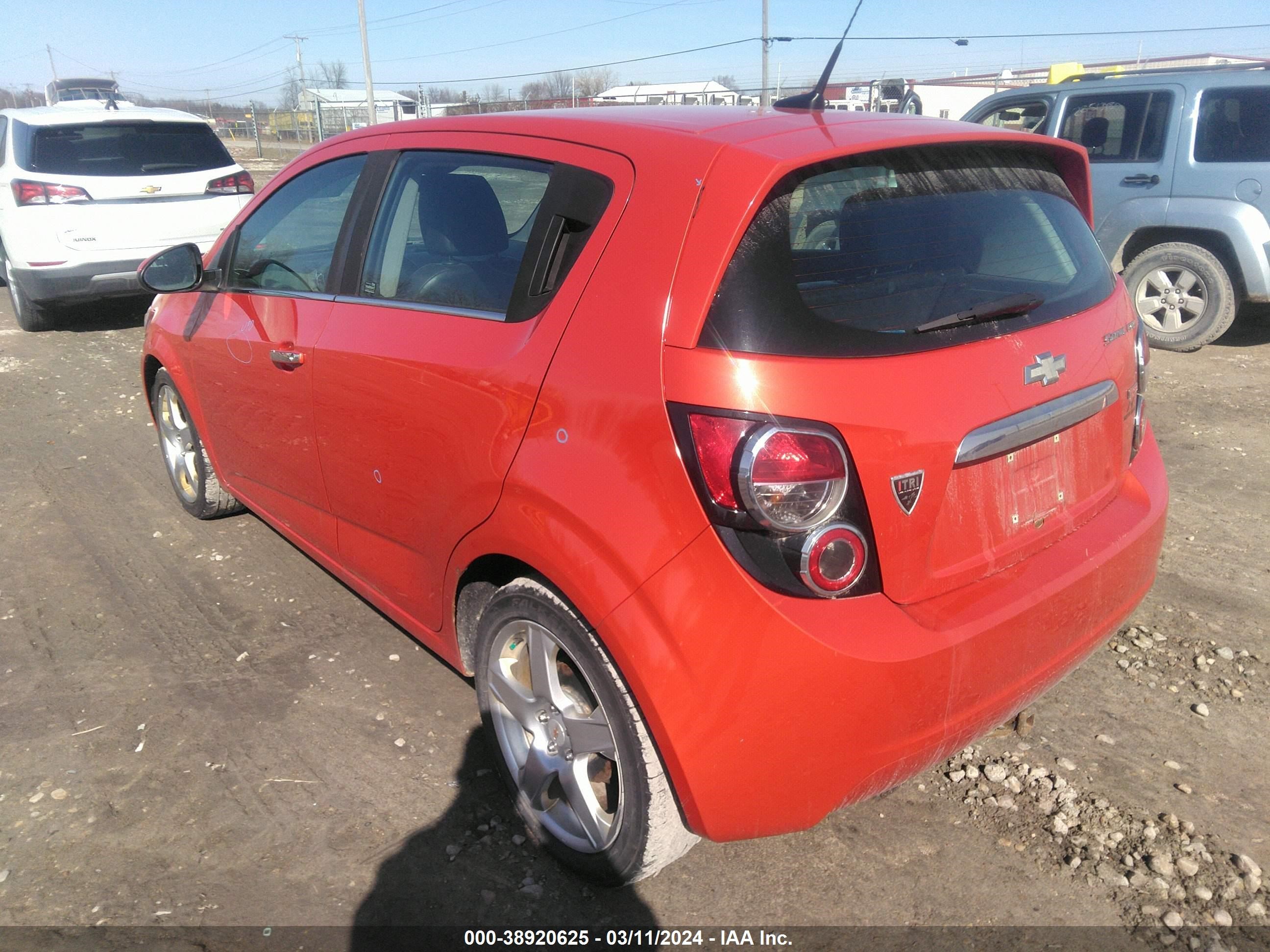 Photo 2 VIN: 1G1JF6SB7C4186906 - CHEVROLET SONIC 